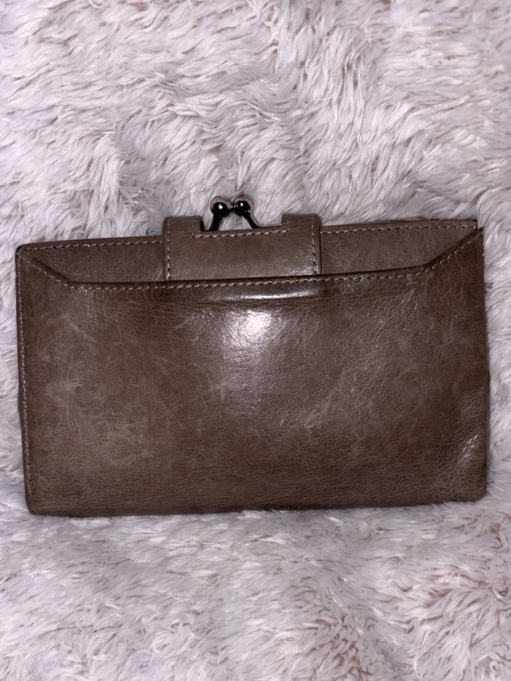 Hobo Vintage Grey Wallet with Kisslock - Picture 2 of 8